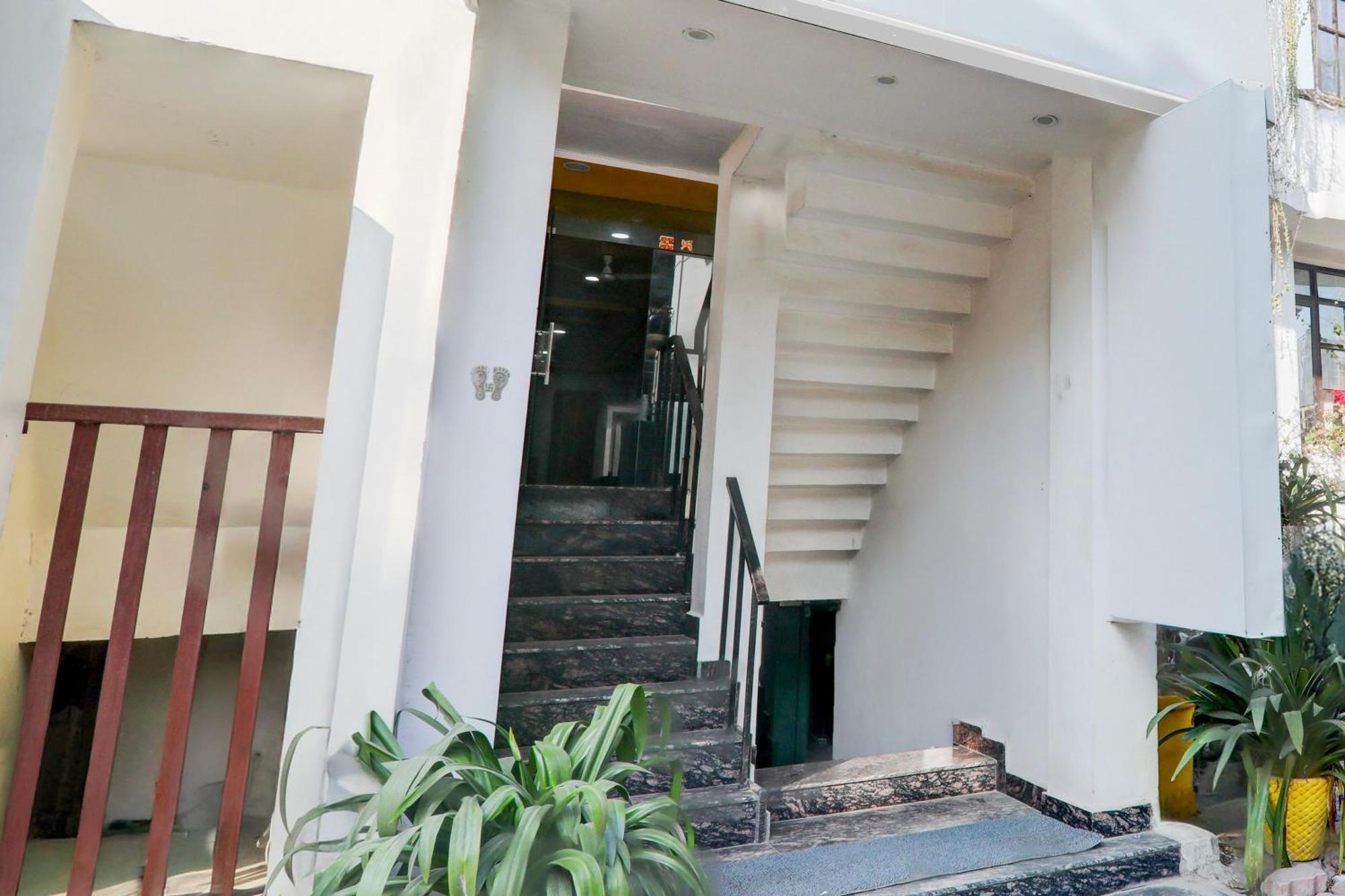Super Hotel O Insaf Nagar Munshipuliya Formerly Vibrant Chinhat Extérieur photo