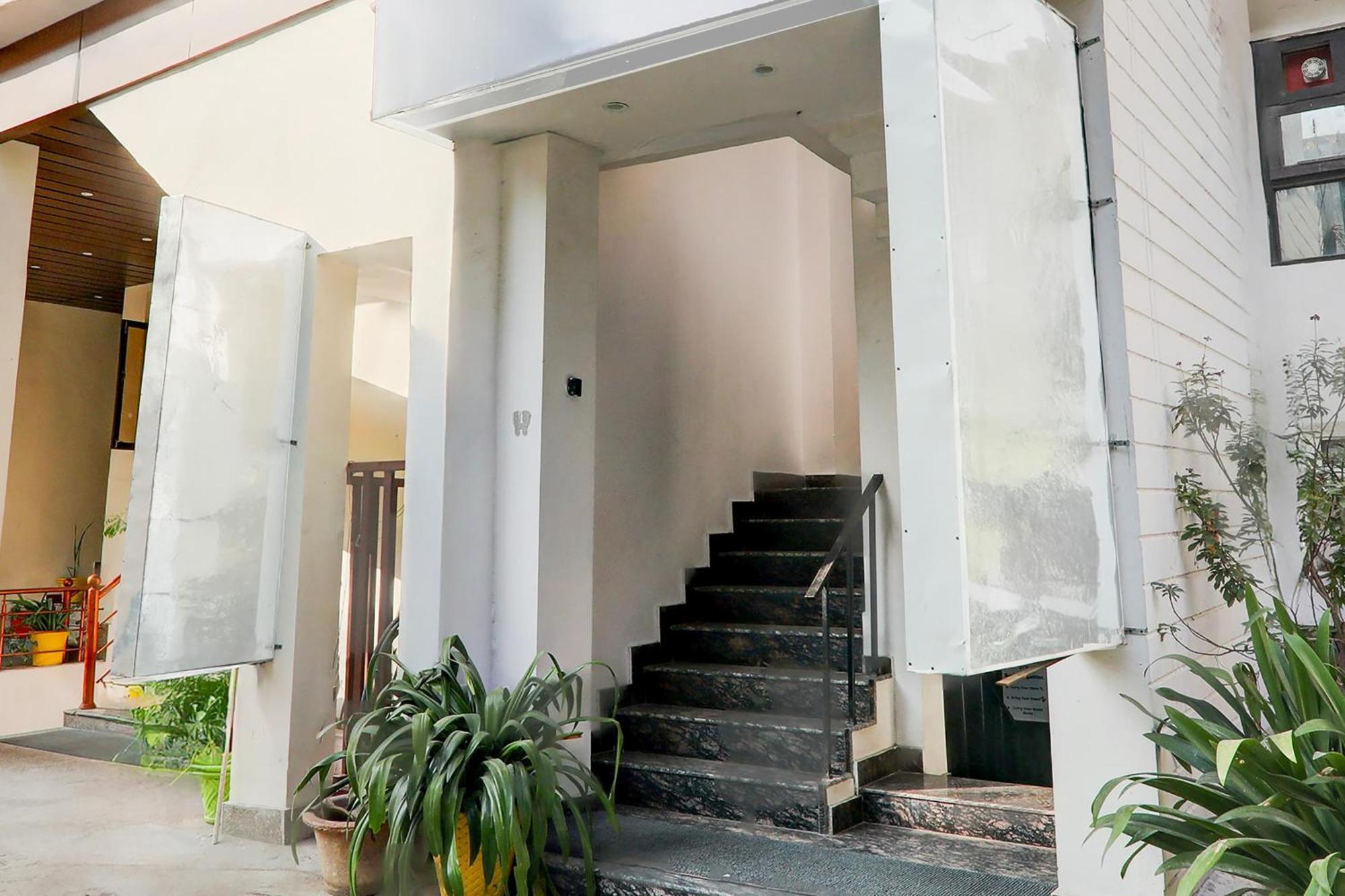 Super Hotel O Insaf Nagar Munshipuliya Formerly Vibrant Chinhat Extérieur photo